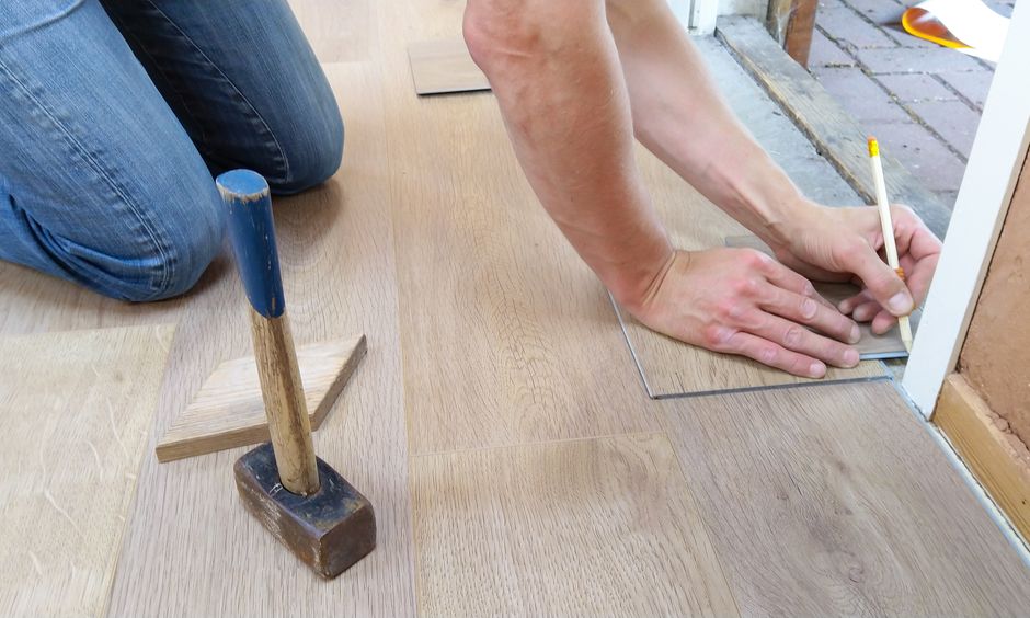 How to remove old flooring without damaging the subfloor 2 floor flooring hand man 1388944