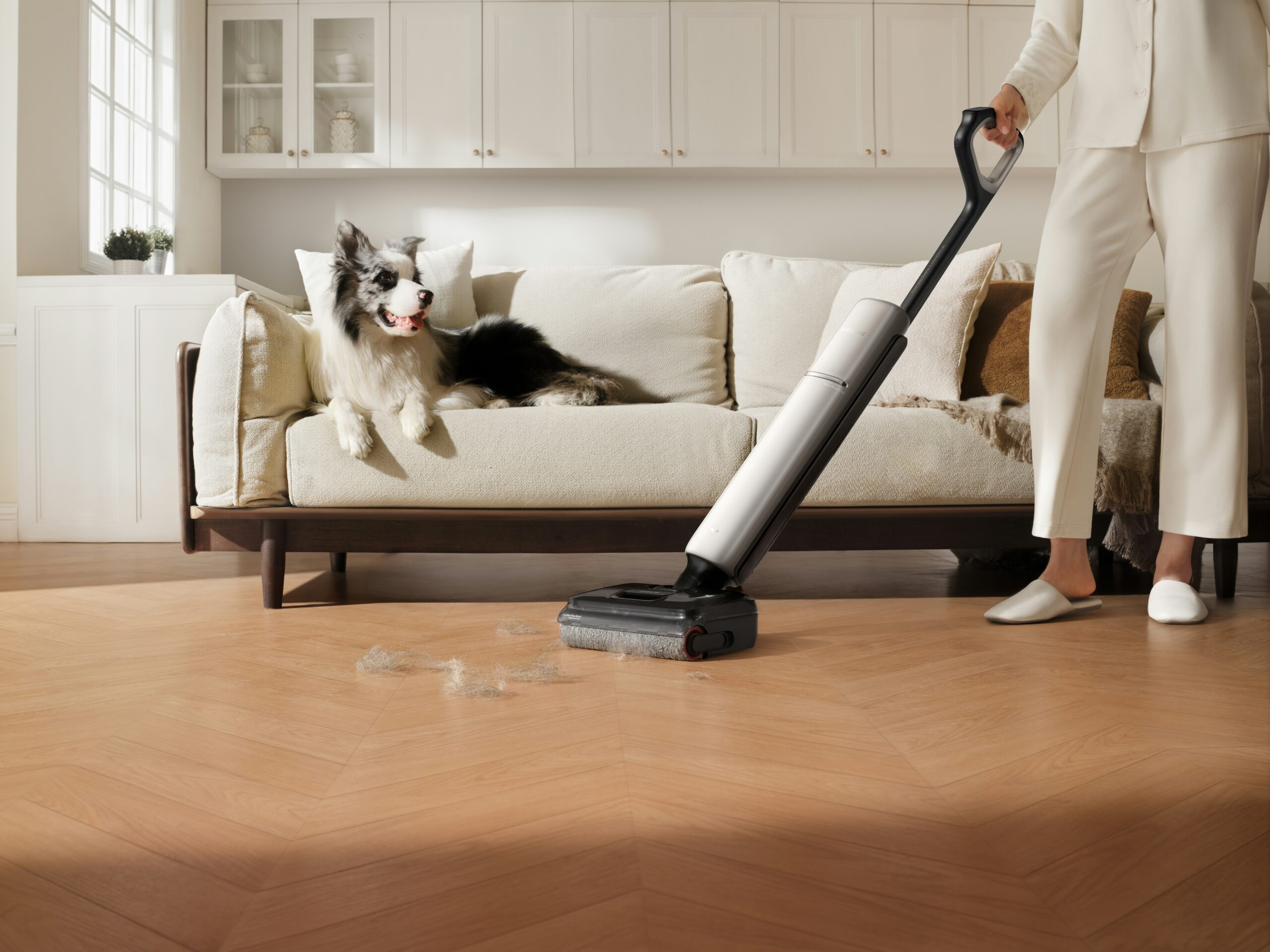 Flooring maintenance tips to keep your floors looking new 1 photo 1778062868373 e3cb41963ae5 scaled