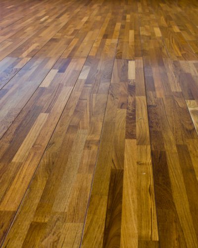 Interior,Of,A,Home,With,Refinished,Hardwood,Floors.